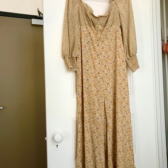 Multicolored Square Neckline Frilled Romper in size (L) Floral Summer Romper - Picture 7 of 7